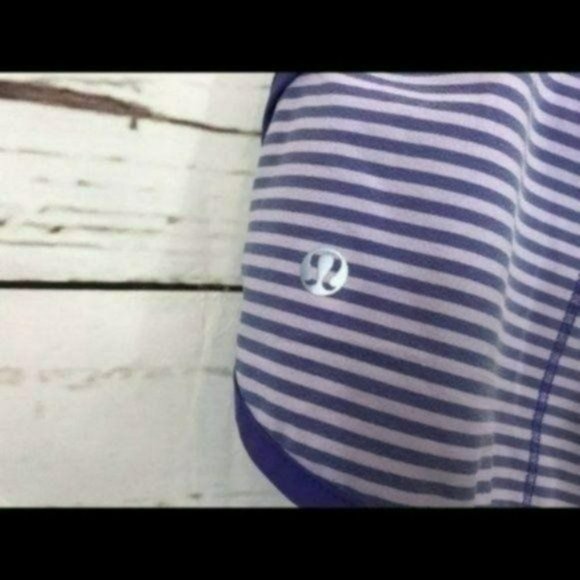 Lululemon Speed Shorts Purple Iris Flower, Size 8 - Picture 4 of 4